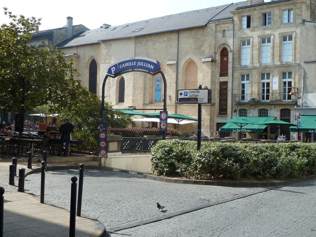 Les Trois Chandeliers Un Petit Paradis En Plein Centre Ville Burdeos Exterior foto